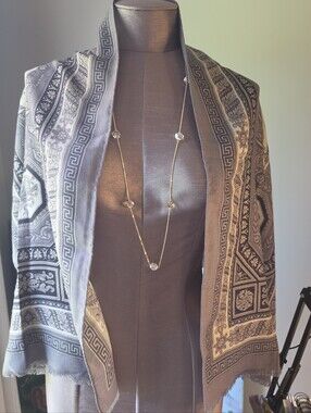 Etro Scarf Amazing 70% Wool 30% Silk Gray and Cream Ornate Patterned Shawl
